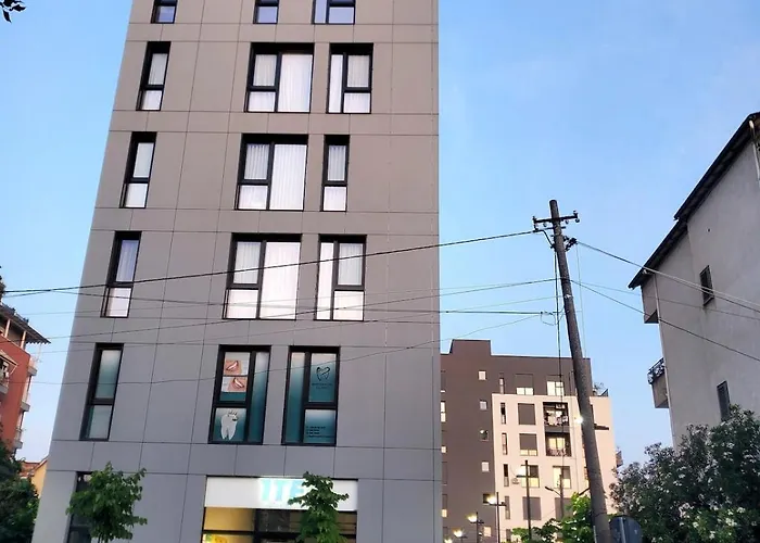 With Balconies * 地拉那