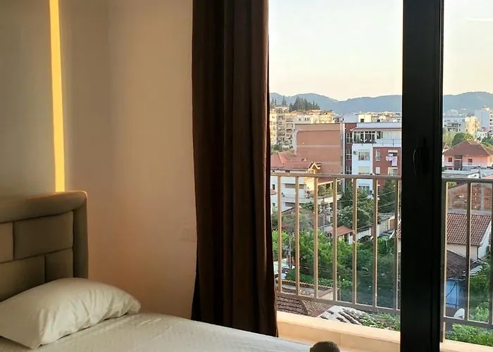Appartement With Balconies Tirana