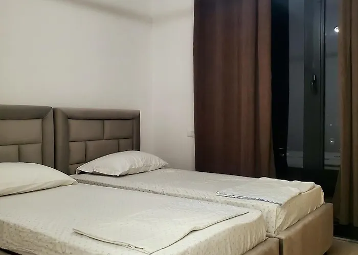 Appartement With Balconies Tirana